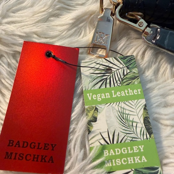 Badgley Mischka Black Long Wallet - Picture 3 of 11